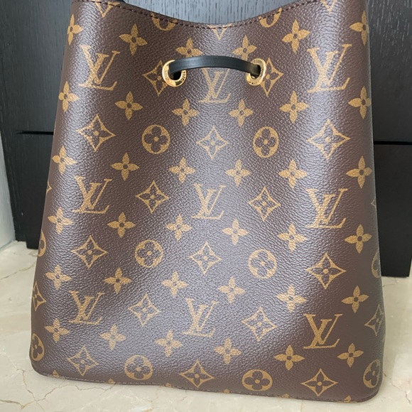 Louis Vuitton Neonoe - Picture 2 of 10